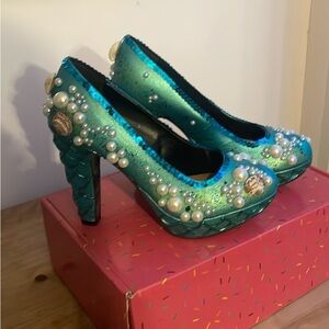 Chic Pearl Embellished Teal Heels